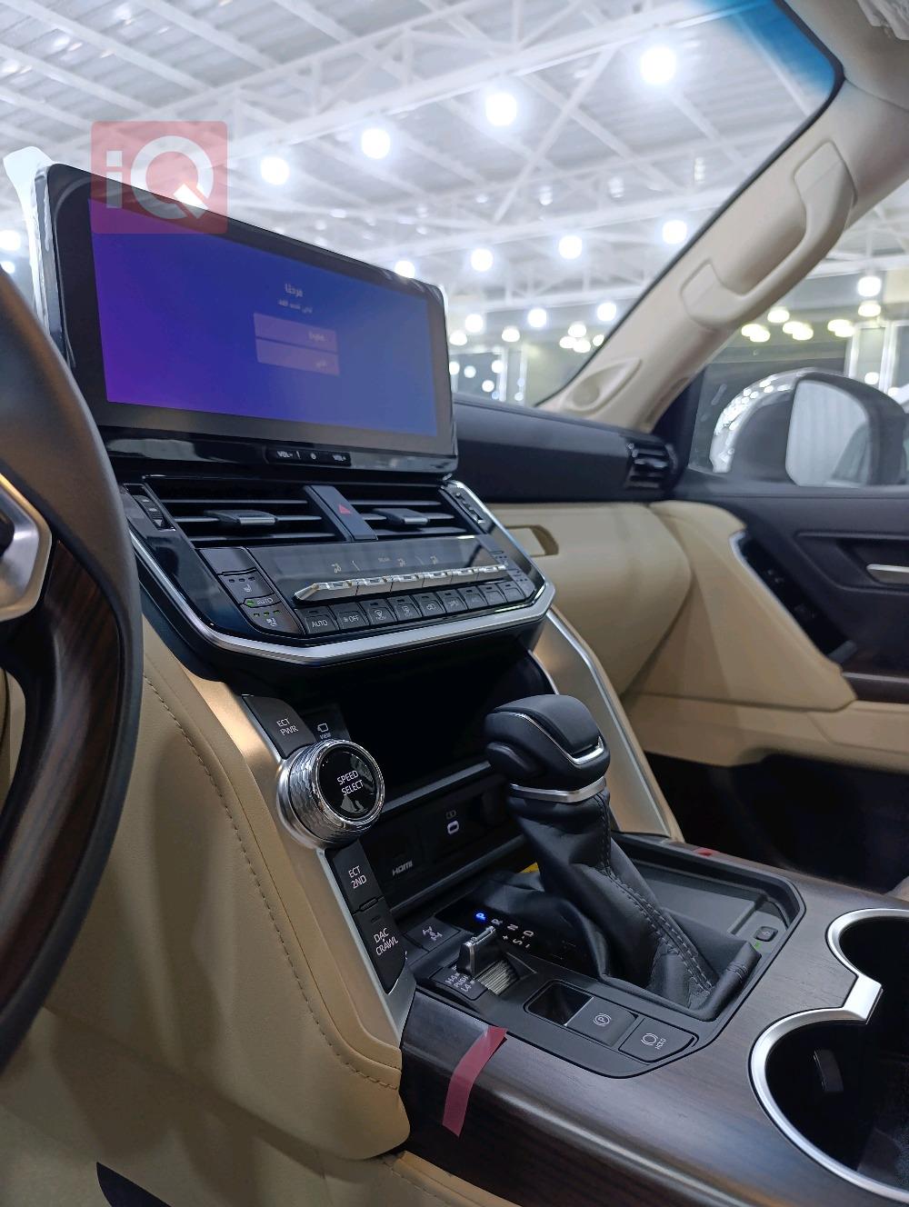 تۆیۆتا لاند کروزەر